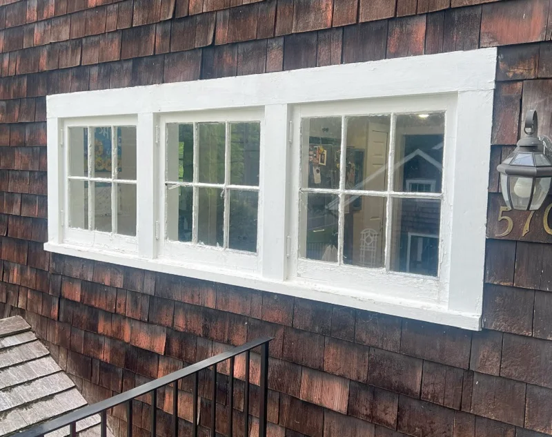 Single pane awning windows in need of replacement